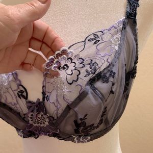 ☘️NWT Gorgeous lace bra 34D